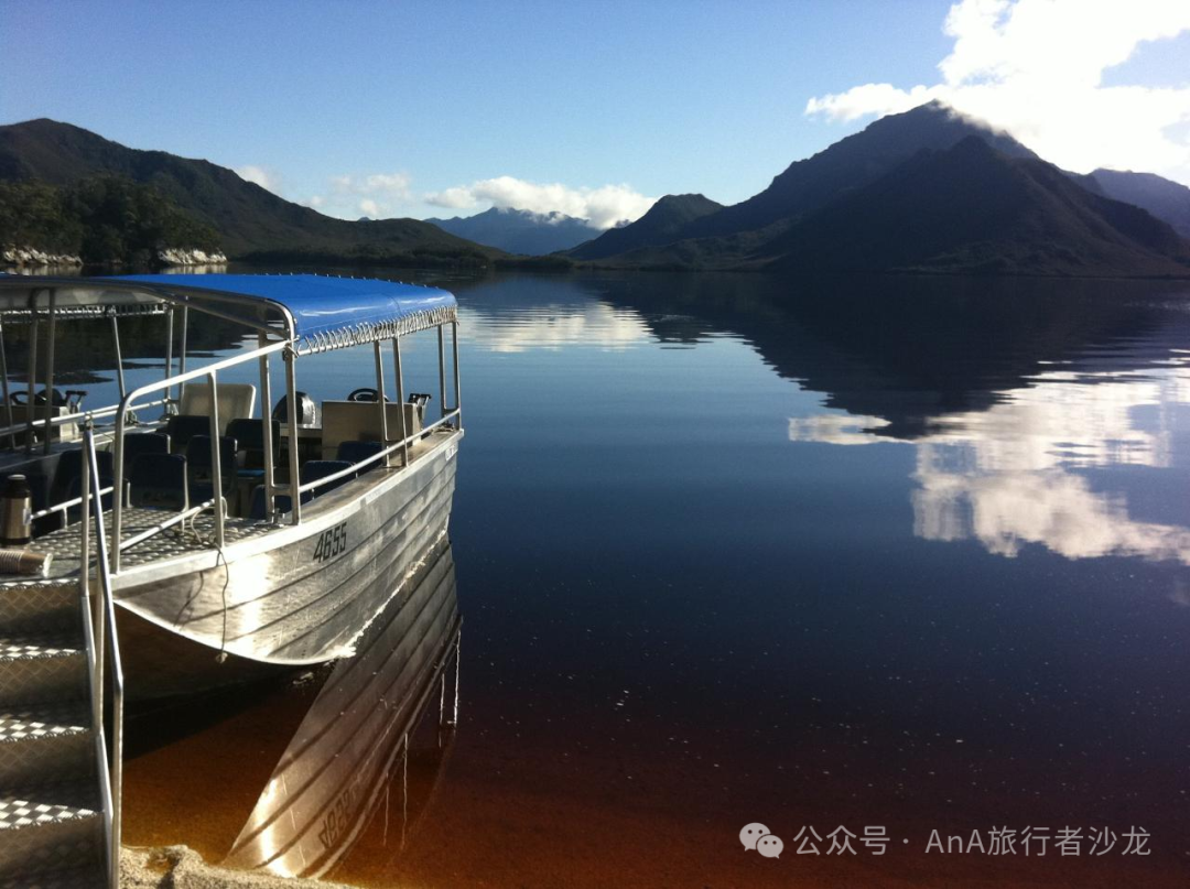 Still Tasmanian wilderness water